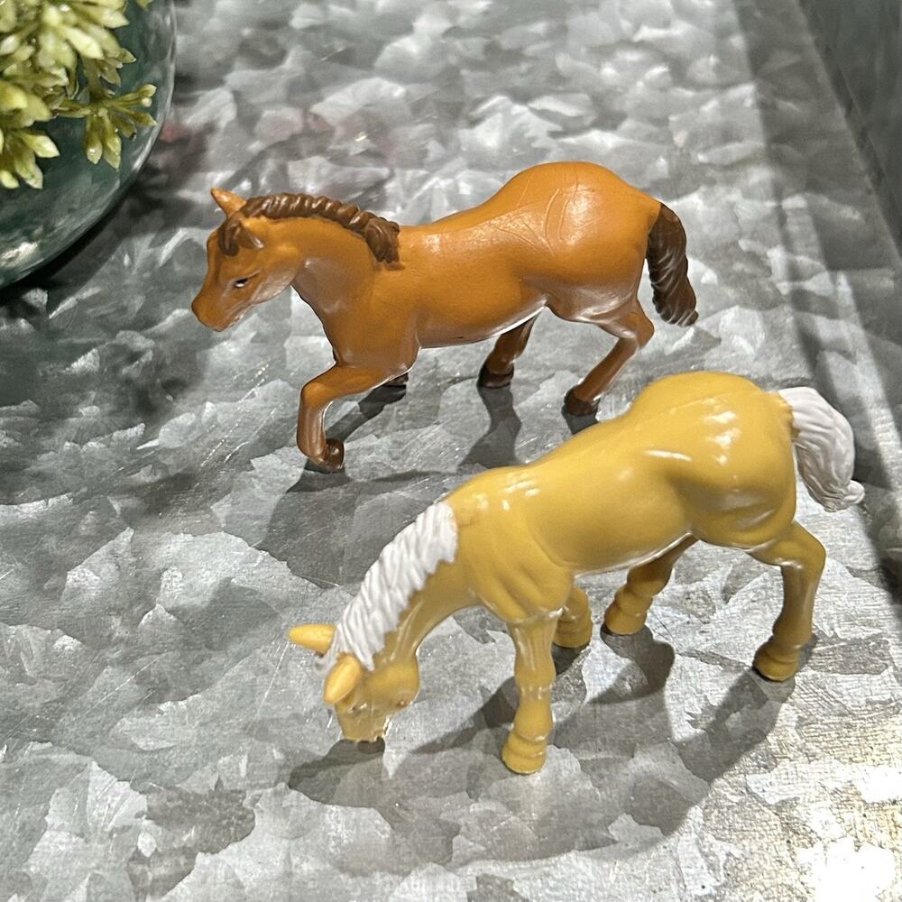 Bakery Crafts 2007 2” Bundle Of Two Horses- Horse Figurine Toy- Cake Toppers‎